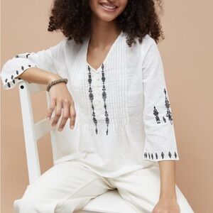 Fame forever White embroided cotton top with Black Detailing nwt